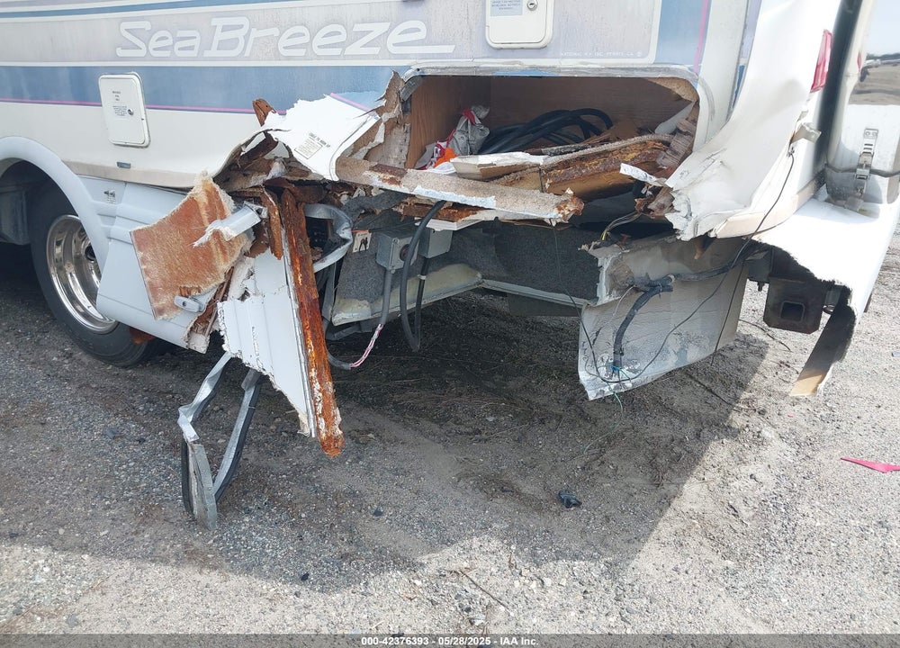 1994 CHEVROLET P30 VIN: 1GBKP37N3R3300249