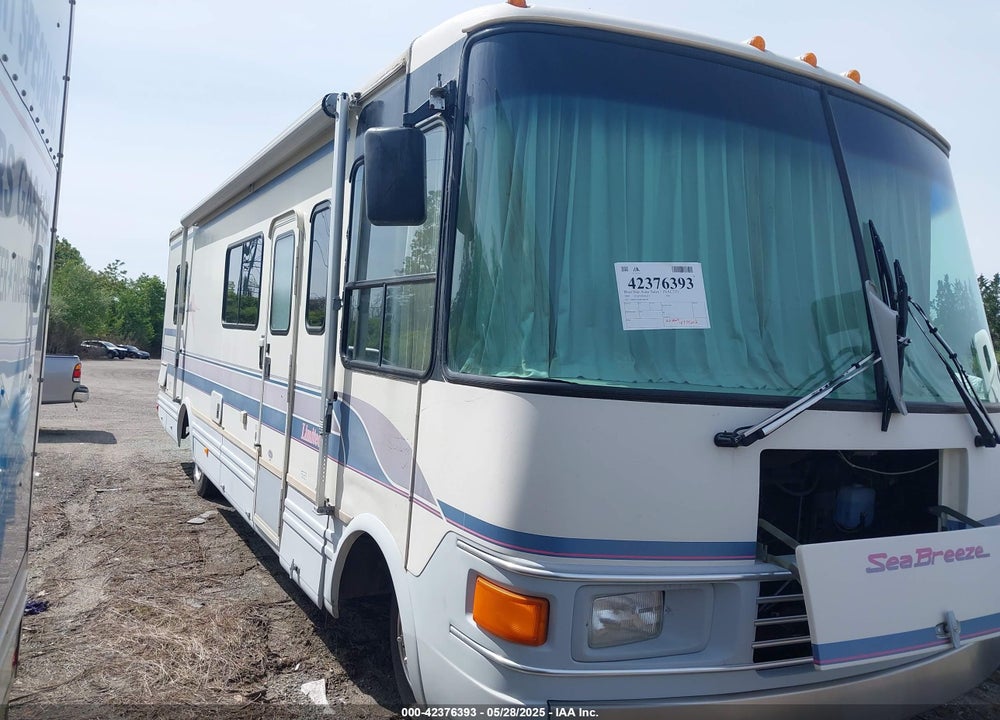 1994 CHEVROLET P30 VIN: 1GBKP37N3R3300249