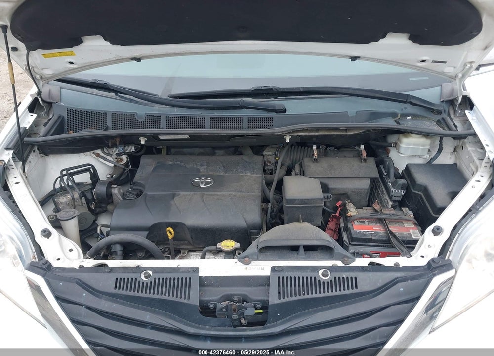 2011 TOYOTA SIENNA VIN: 5TDKK3DC5BS031348