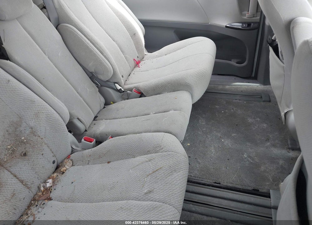 2011 TOYOTA SIENNA VIN: 5TDKK3DC5BS031348