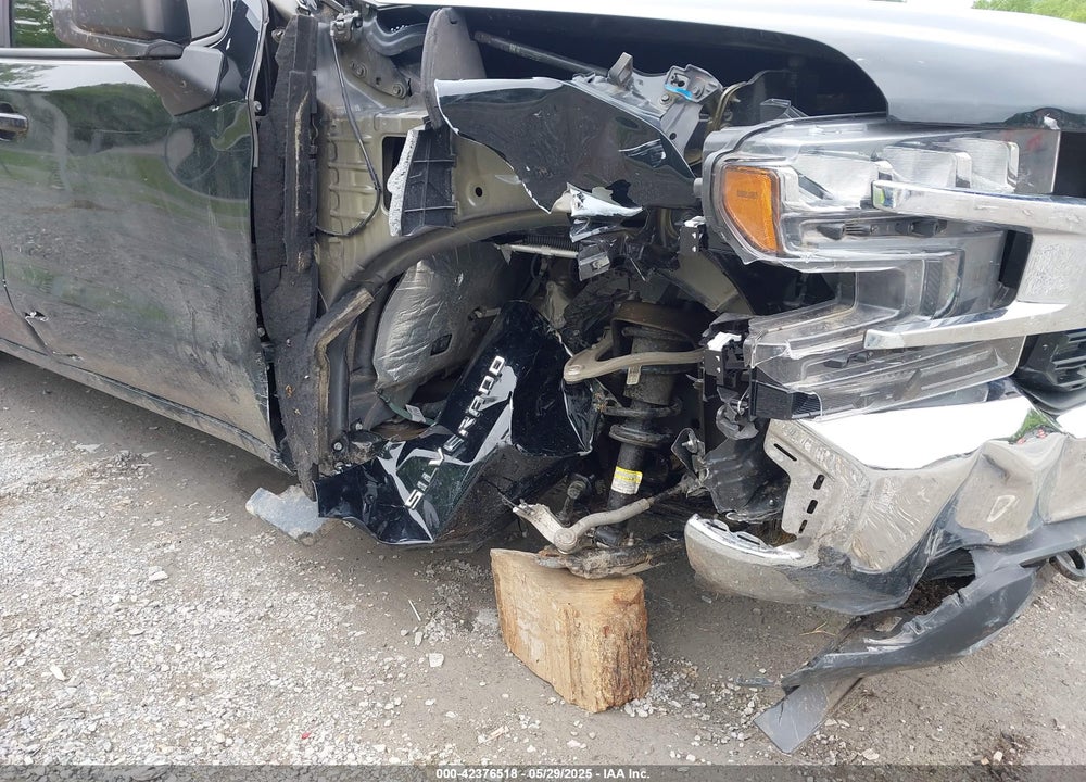 2022 CHEVROLET SILVERADO 1500 LTD 4WD SHORT BED LT VIN: 3GCUYDED8NG165794
