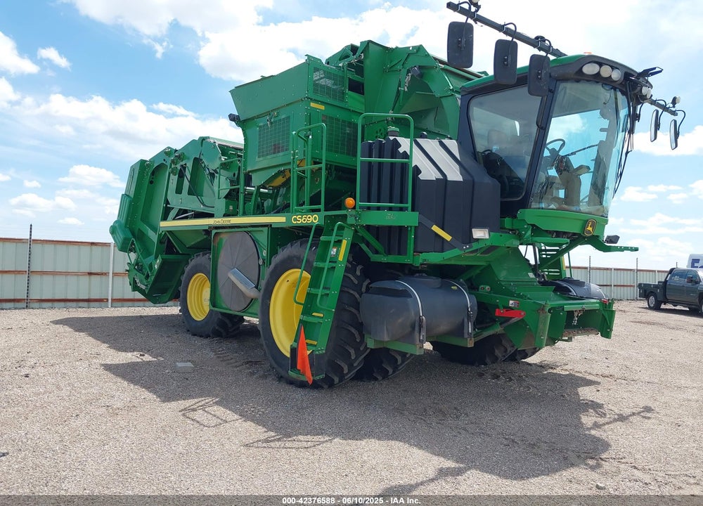 2014 JOHN DEERE CS690 COTTON STRIPPER VIN: 1N0C690SCE4050017