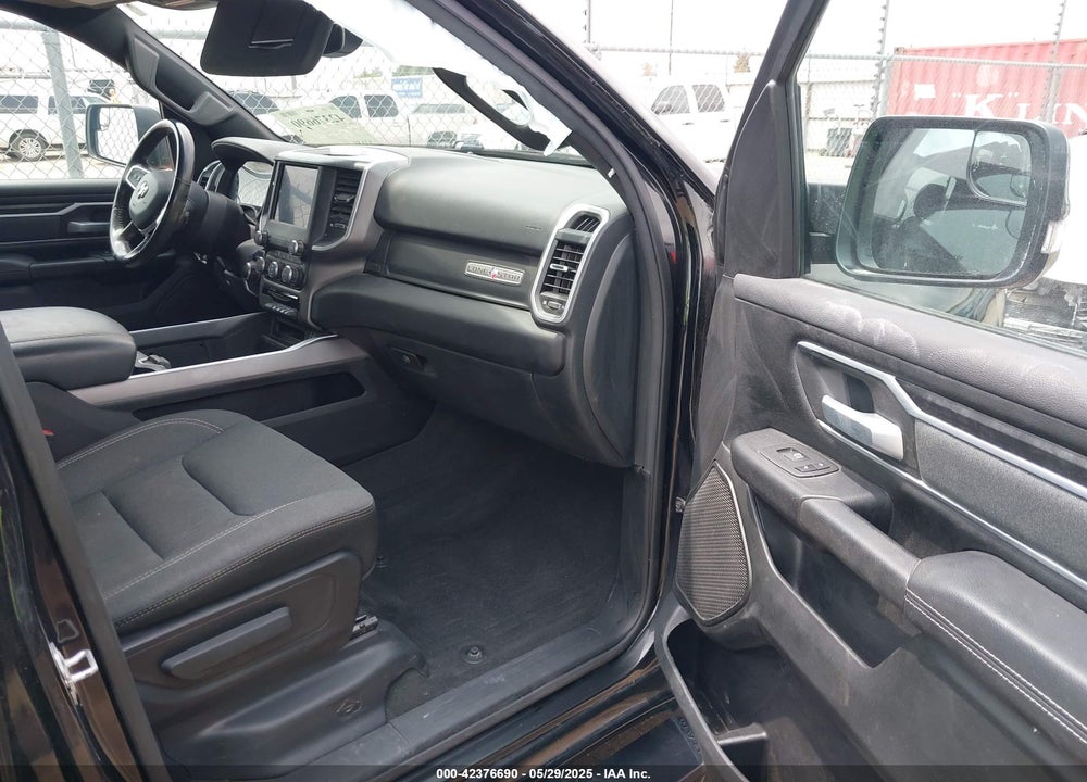 2022 RAM 1500 VIN: 1C6RREBT5NN126017