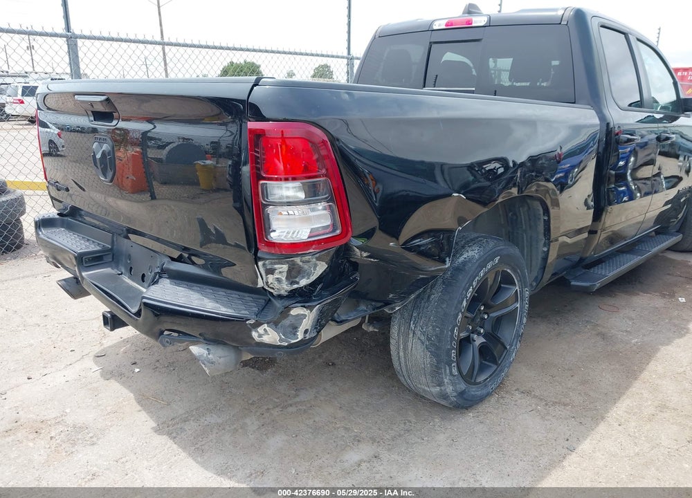 2022 RAM 1500 VIN: 1C6RREBT5NN126017