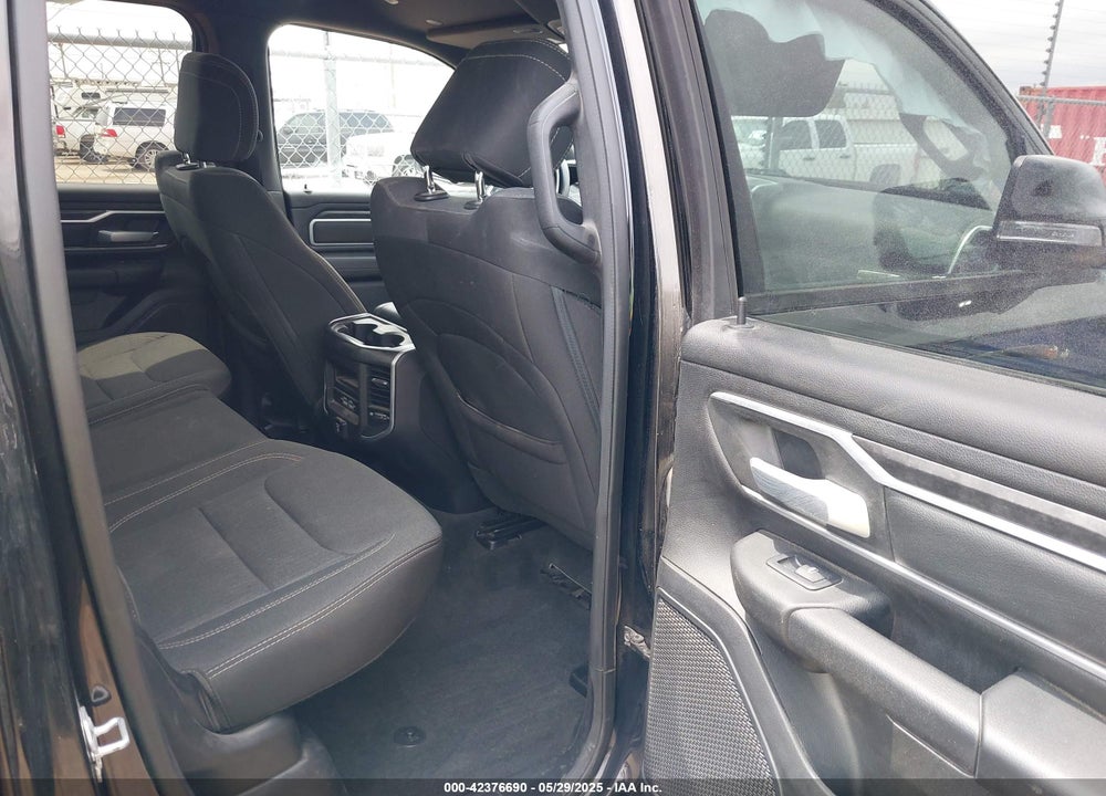 2022 RAM 1500 VIN: 1C6RREBT5NN126017