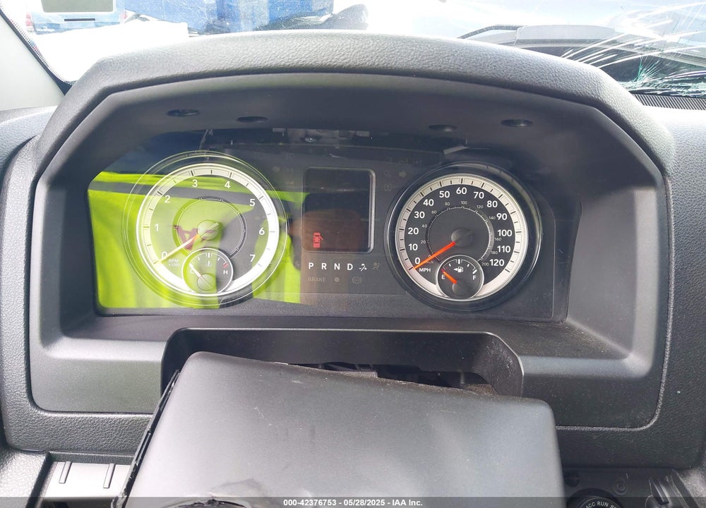 2024 RAM 1500 CLASSIC VIN: 1C6RR6GG9RS135957