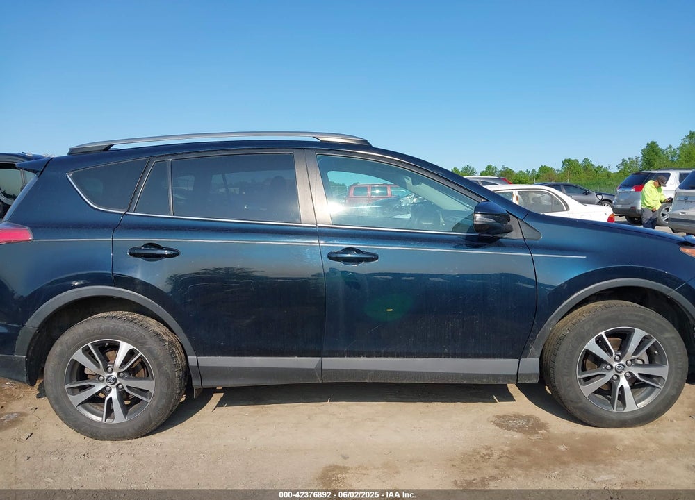 2018 TOYOTA RAV4 VIN: 2T3RFREV0JW704159