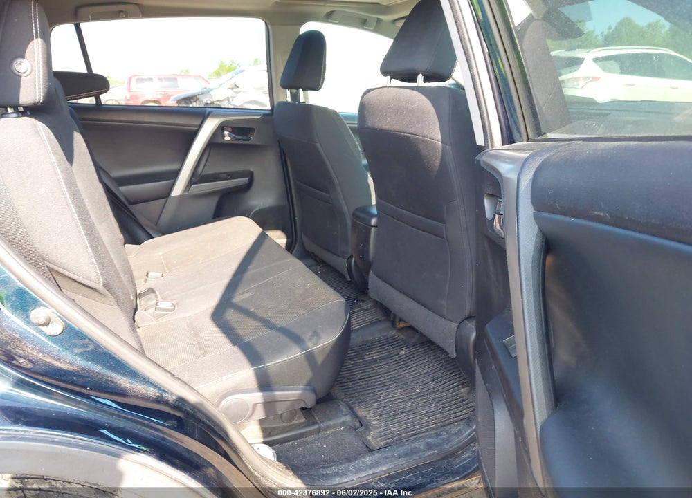 2018 TOYOTA RAV4 VIN: 2T3RFREV0JW704159