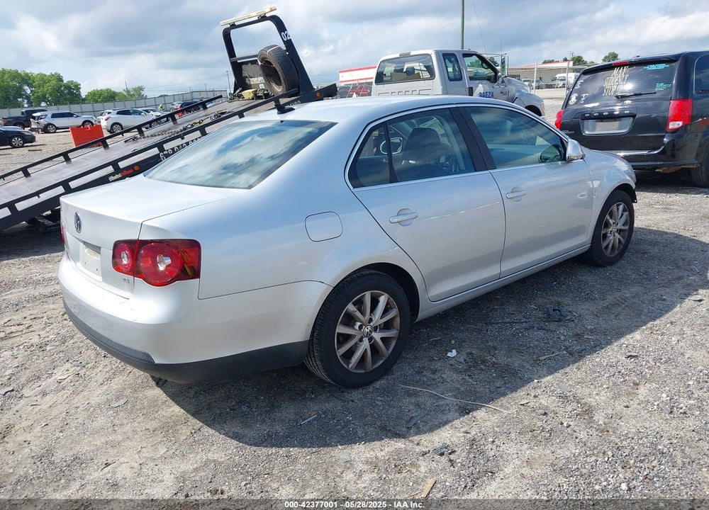 2010 VOLKSWAGEN JETTA VIN: 3VWRZ7AJ3AM020235