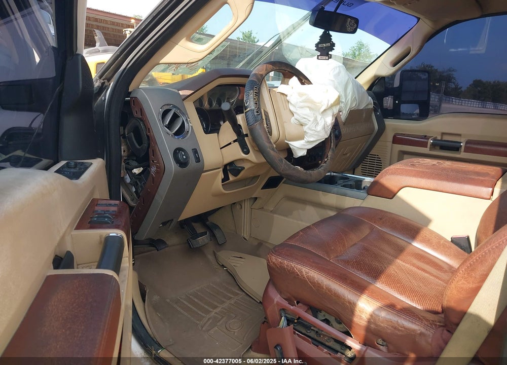 2011 FORD F-250 LARIAT VIN: 1FT7W2BT8BEA72702