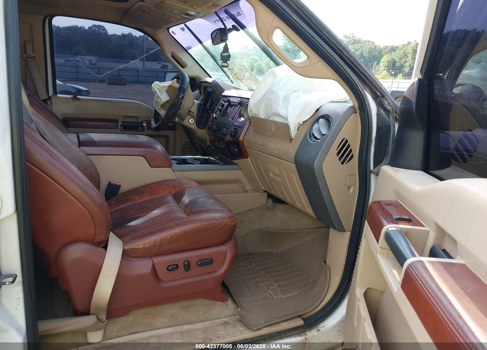 2011 FORD F-250 LARIAT VIN: 1FT7W2BT8BEA72702