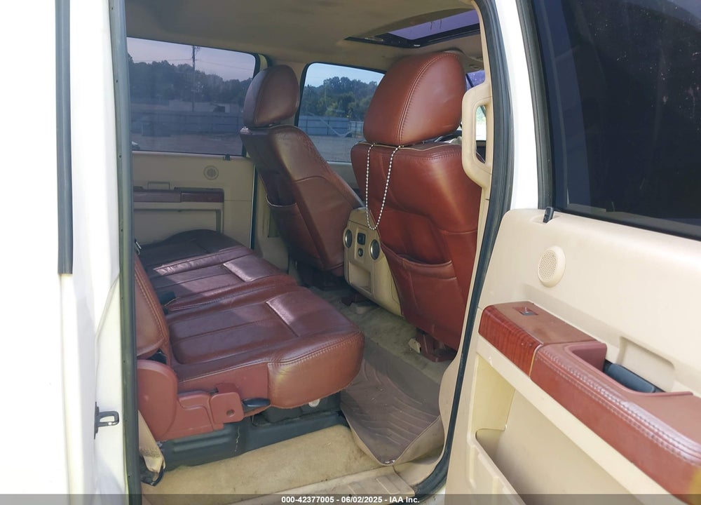 2011 FORD F-250 LARIAT VIN: 1FT7W2BT8BEA72702