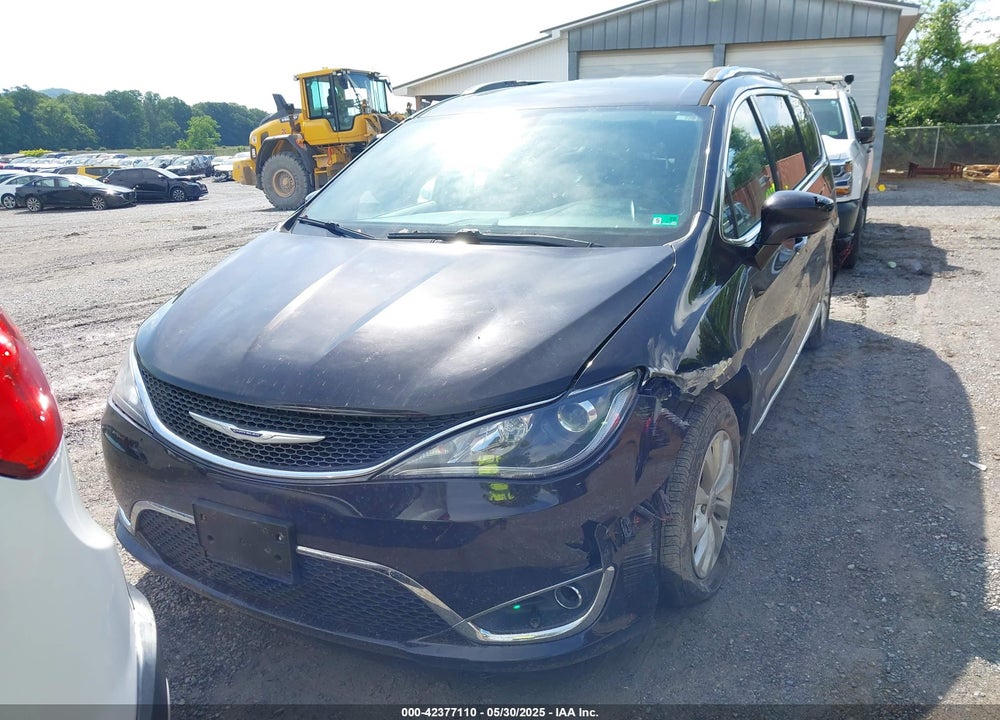 2018 CHRYSLER PACIFICA TOURING L VIN: 2C4RC1BG9JR258782