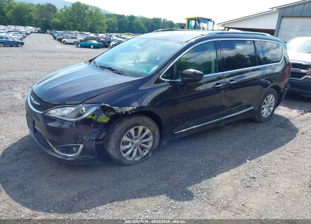 2018 CHRYSLER PACIFICA TOURING L VIN: 2C4RC1BG9JR258782