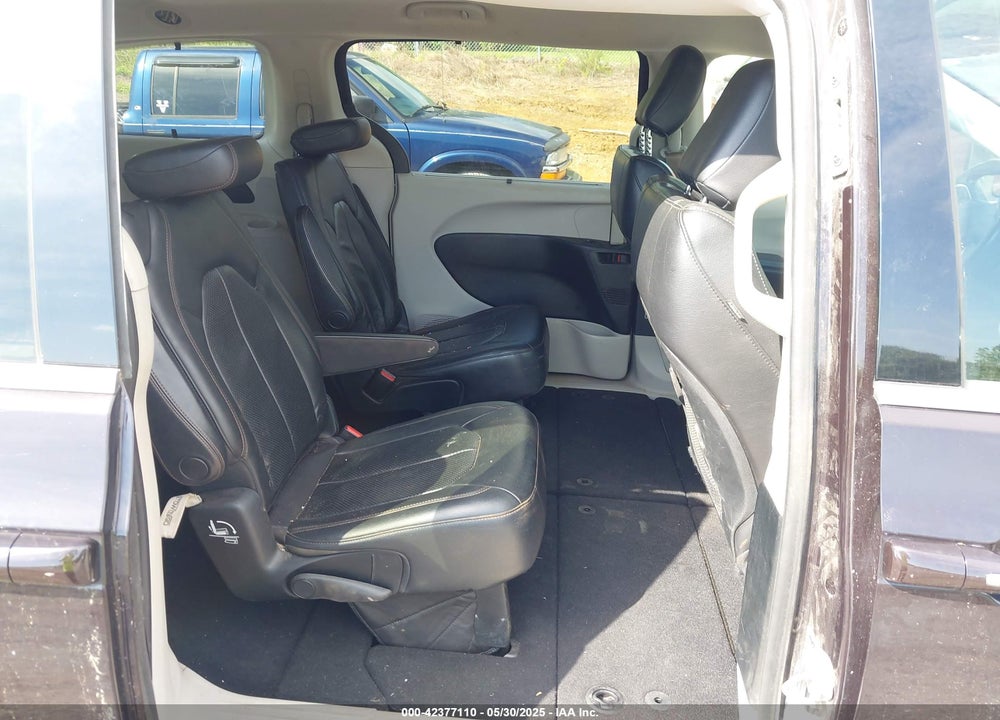 2018 CHRYSLER PACIFICA TOURING L VIN: 2C4RC1BG9JR258782