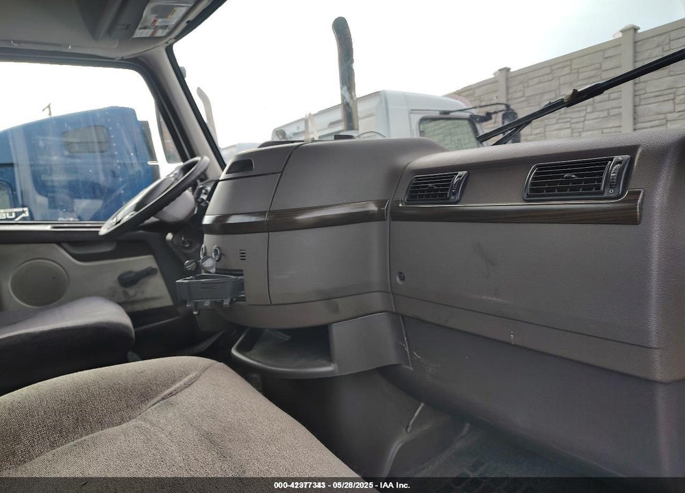 2017 VOLVO VNL VIN: 4V4NC9DG7HN983545