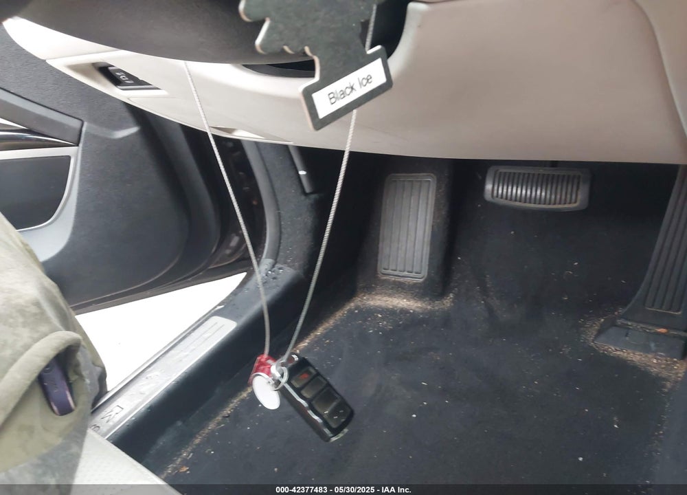 2015 KIA K900 VIN: KNALW4D44F6016883