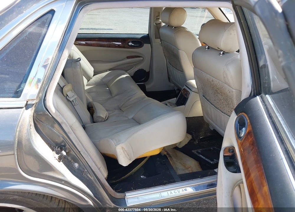 2001 JAGUAR XJR VIN: SAJDA15B21MF36977