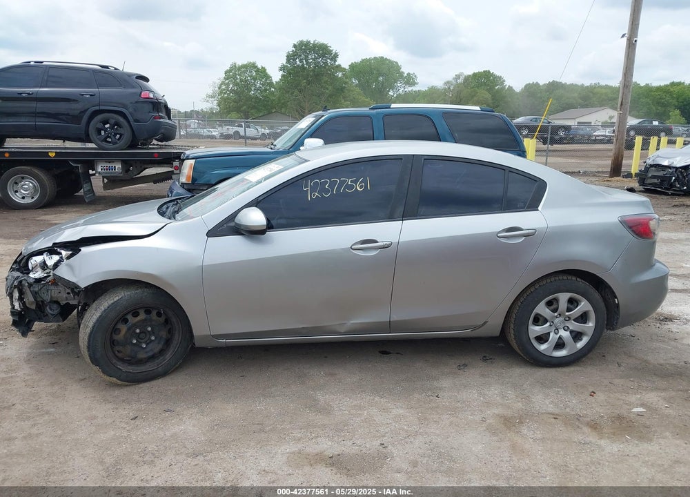 2013 MAZDA MAZDA3 VIN: JM1BL1TF5D1730136