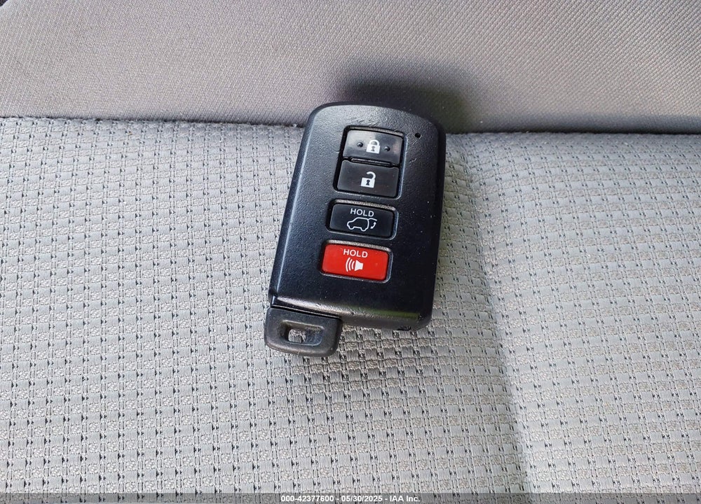 2018 TOYOTA RAV4 VIN: JTMRFREVXJD227768