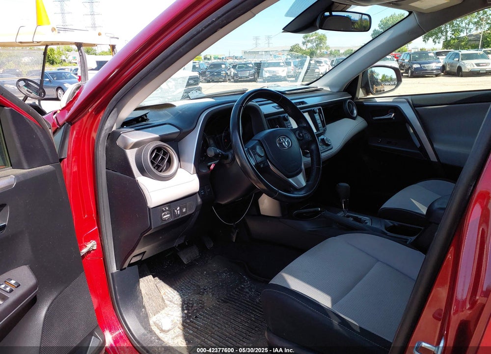2018 TOYOTA RAV4 VIN: JTMRFREVXJD227768