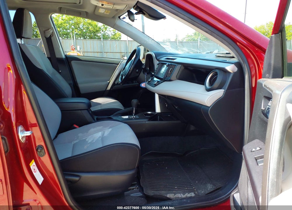 2018 TOYOTA RAV4 VIN: JTMRFREVXJD227768