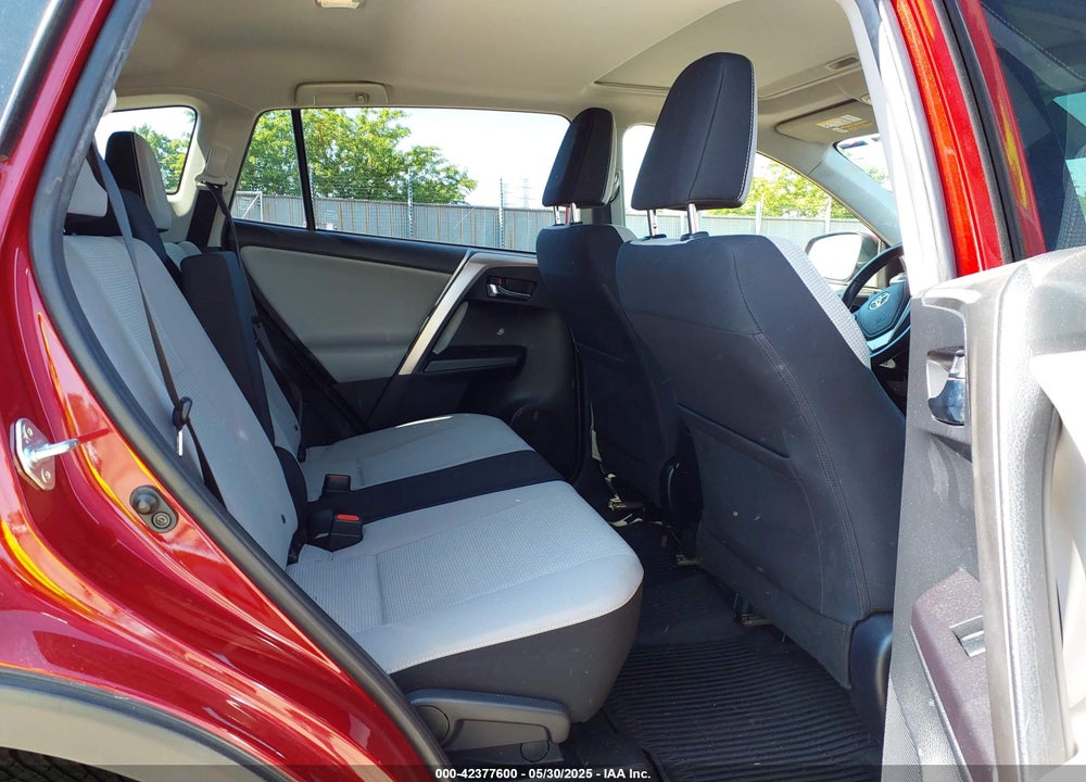2018 TOYOTA RAV4 VIN: JTMRFREVXJD227768