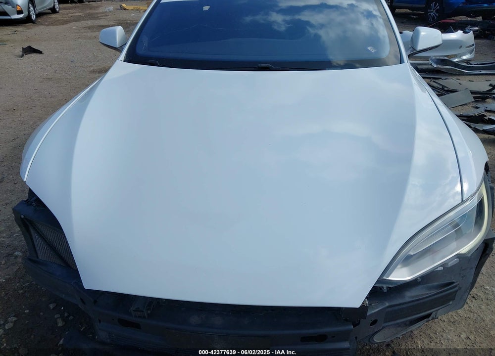 2016 TESLA MODEL S VIN: 5YJSA1E11GF159425