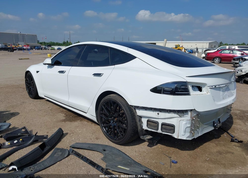 2016 TESLA MODEL S VIN: 5YJSA1E11GF159425