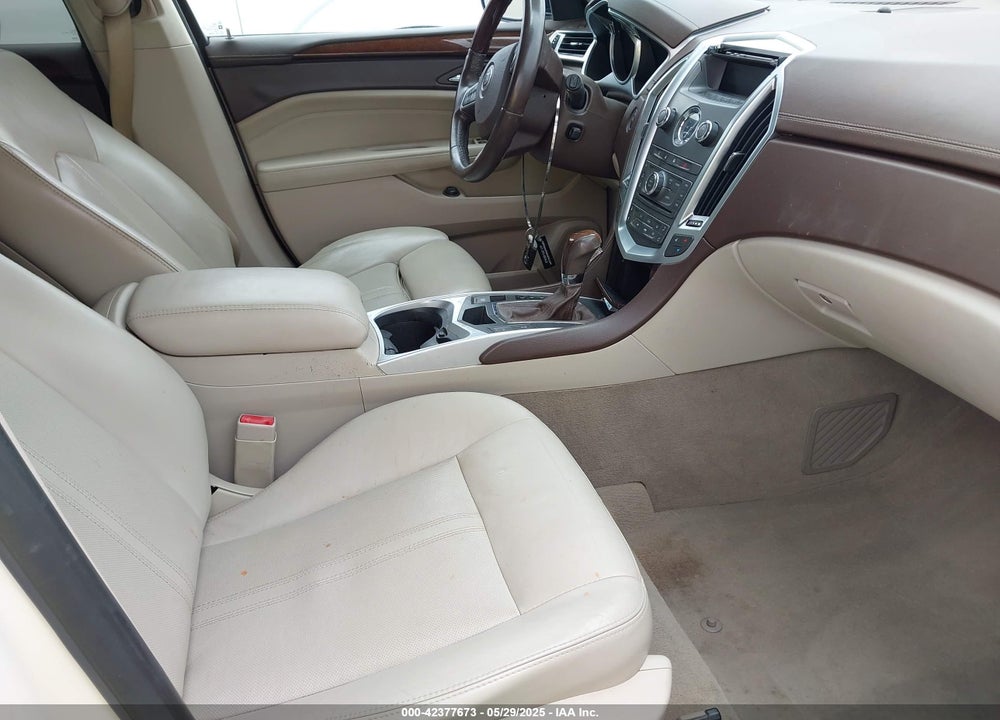 2011 CADILLAC SRX LUXURY COLLECTION VIN: 3GYFNAEY6BS639893