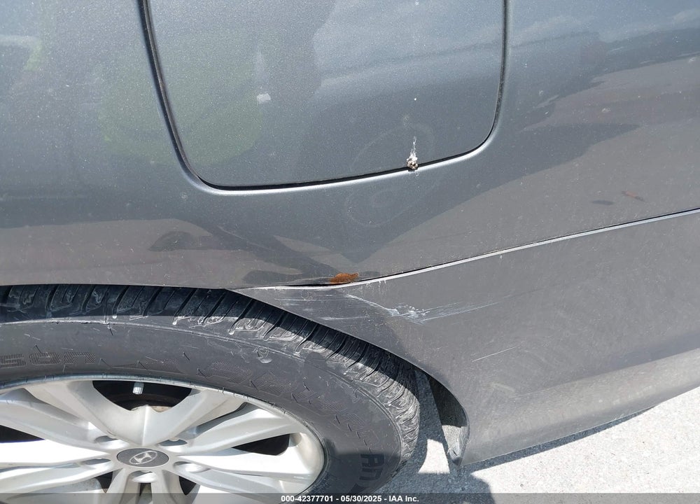 2014 HYUNDAI SONATA VIN: 5NPEB4AC6EH832873
