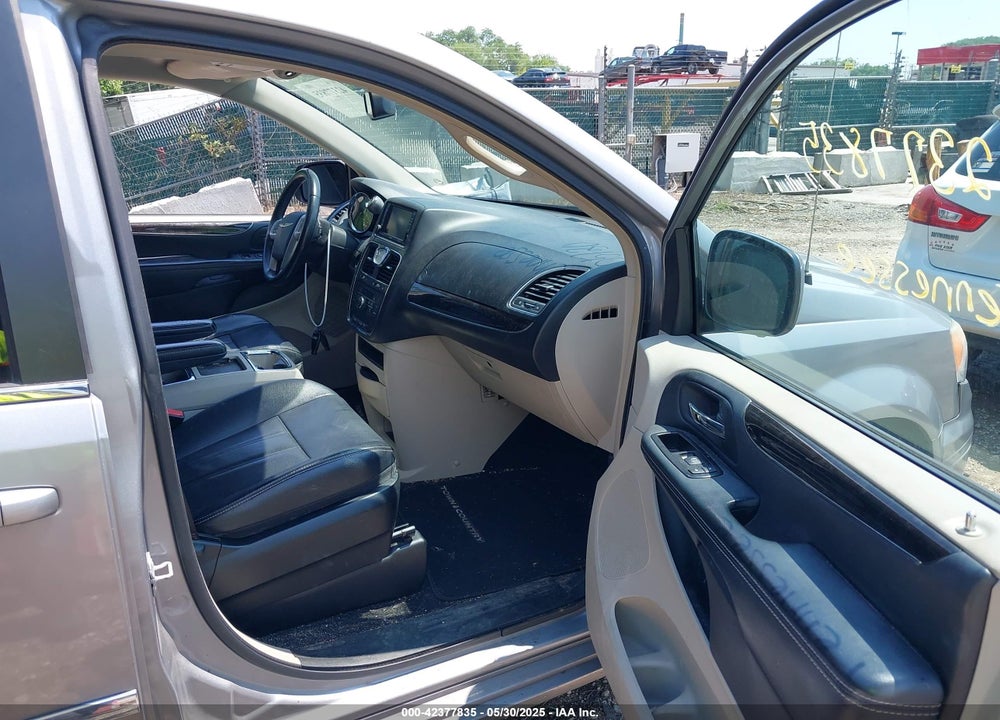 2014 CHRYSLER TOWN & COUNTRY TOURING VIN: 2C4RC1BG3ER442752