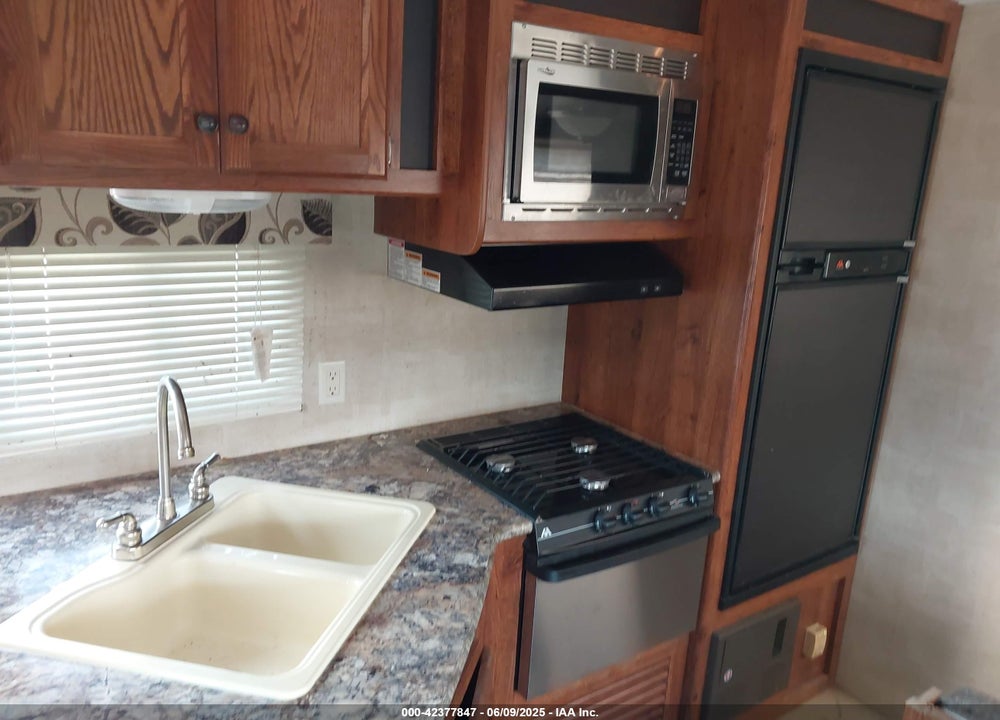2015 KEYSTONE HIDEOUT VIN: 4YDT29B24F7200970