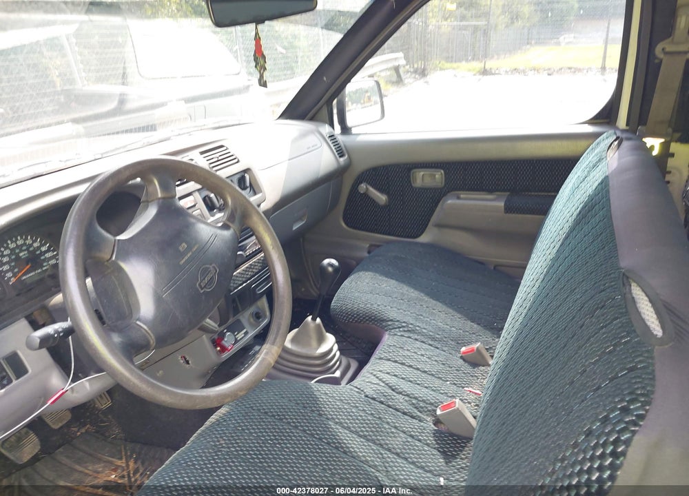 1998 NISSAN FRONTIER STANDARD/XE VIN: 1N6DD21S6WC388647