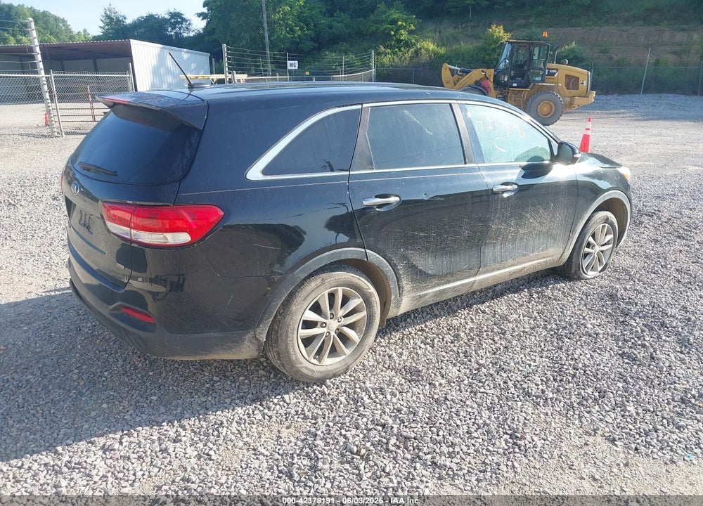 2016 KIA SORENTO VIN: 5XYPG4A32GG124642