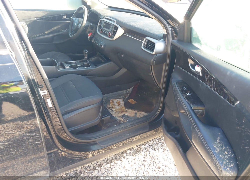 2016 KIA SORENTO VIN: 5XYPG4A32GG124642