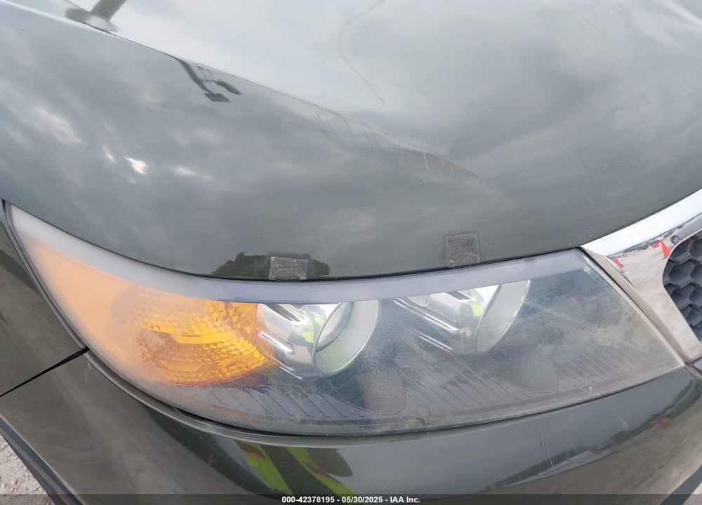 2011 KIA SORENTO VIN: 5XYKUDA25BG106851