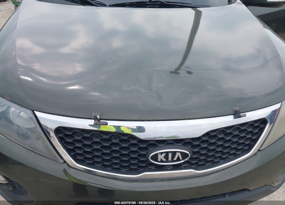2011 KIA SORENTO VIN: 5XYKUDA25BG106851