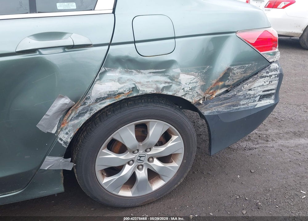 2008 HONDA ACCORD VIN: 1HGCP26798A036608