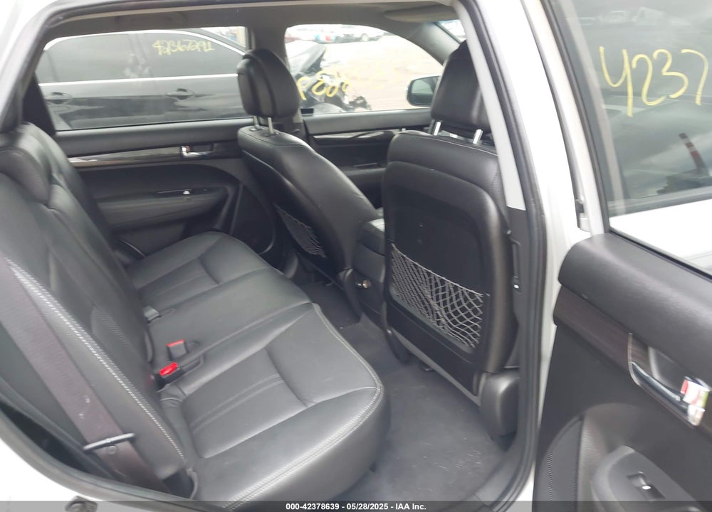 2011 KIA SORENTO VIN: 5XYKUDA25BG182733