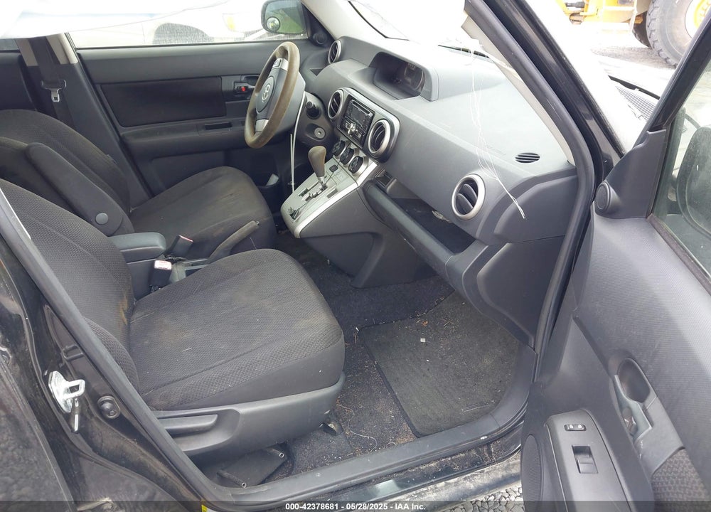 2009 SCION XB VIN: JTLKE50E891068755