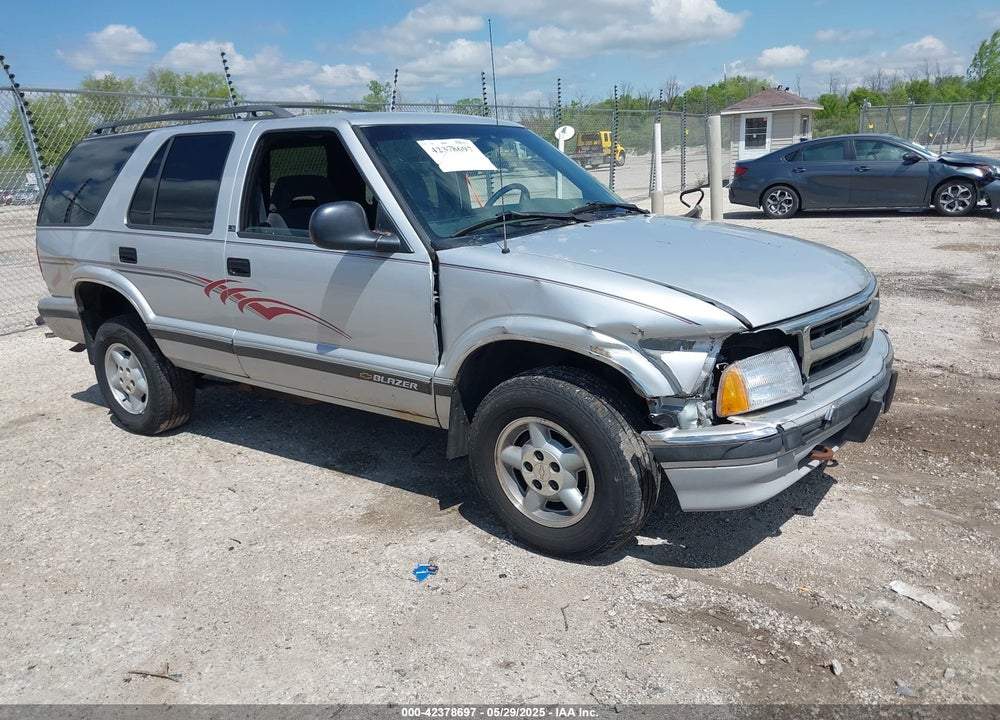 1997 CHEVROLET BLAZER LS VIN: 1GNDT13W0V2244474