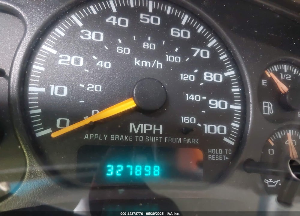 2001 CHEVROLET TAHOE K1500 VIN: 1GNEK13T11R179438