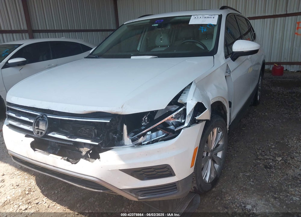 2018 VOLKSWAGEN TIGUAN VIN: 3VV3B7AX5JM079872