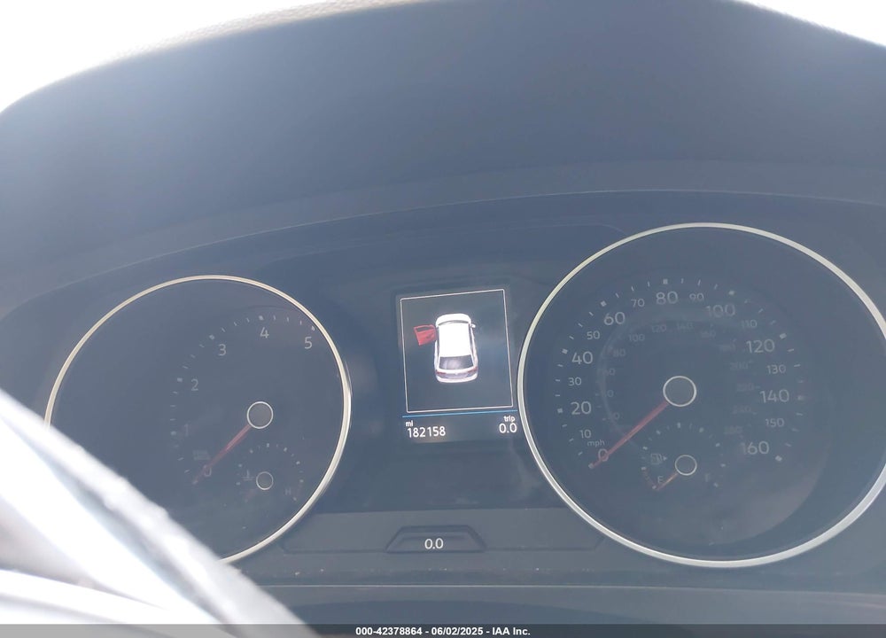 2018 VOLKSWAGEN TIGUAN VIN: 3VV3B7AX5JM079872