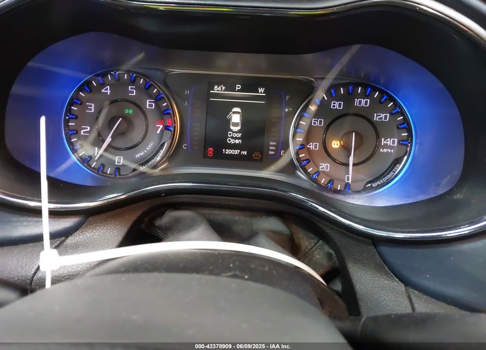 2015 CHRYSLER 200 S VIN: 1C3CCCDG8FN530584