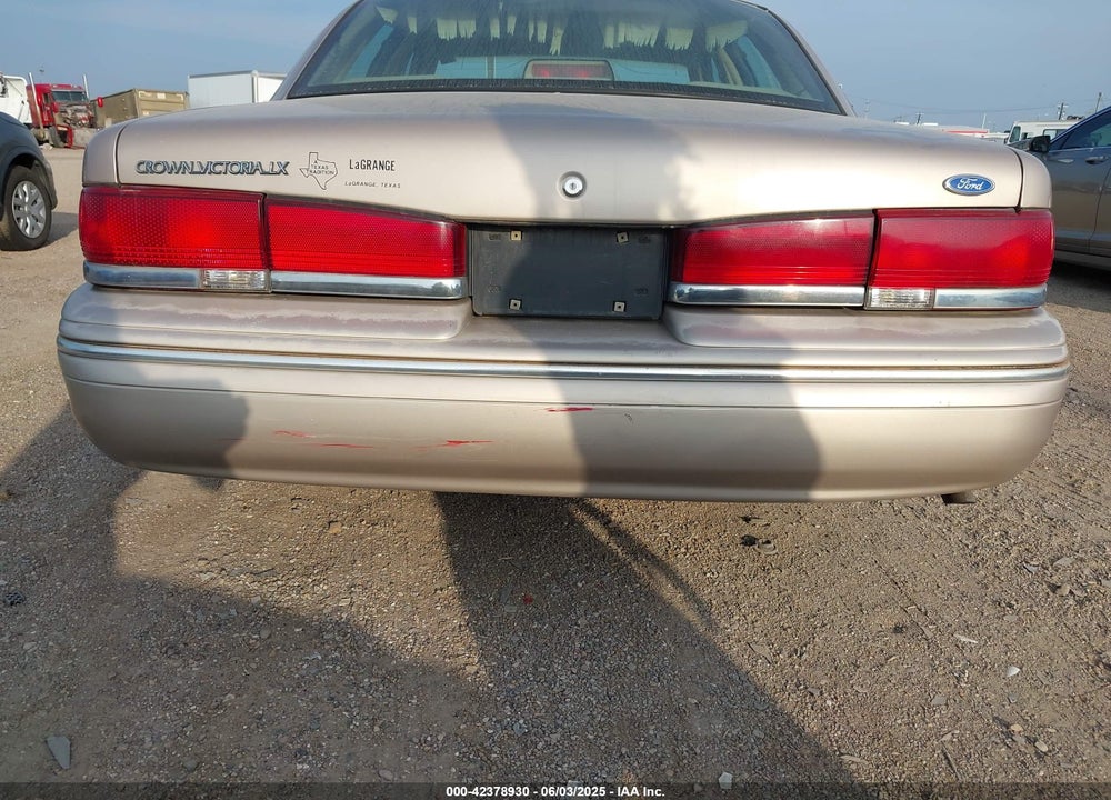 1997 FORD CROWN VICTORIA LX VIN: 2FALP74W1VX194522