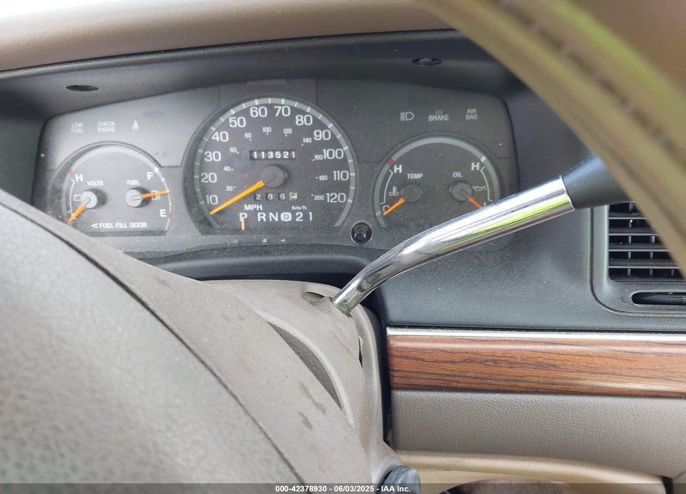 1997 FORD CROWN VICTORIA LX VIN: 2FALP74W1VX194522