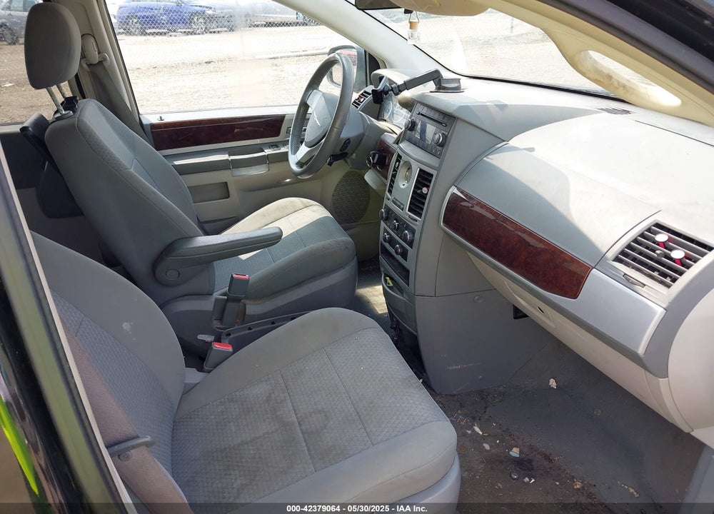 2010 CHRYSLER TOWN & COUNTRY TOURING VIN: 2A4RR5D16AR152993