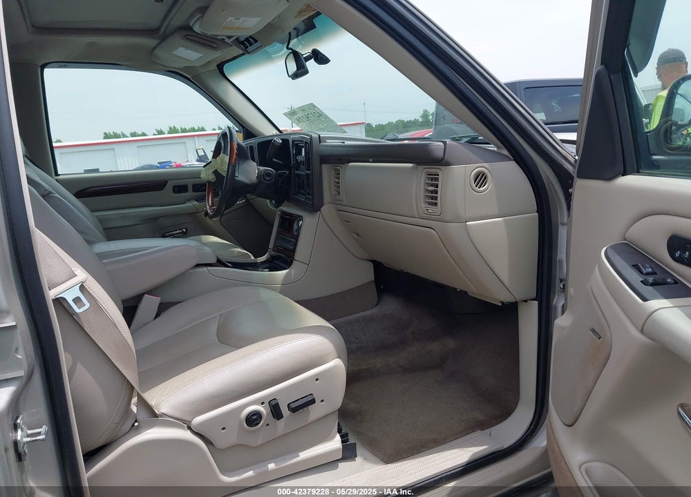2004 CADILLAC ESCALADE STANDARD VIN: 1GYEK63N94R300612